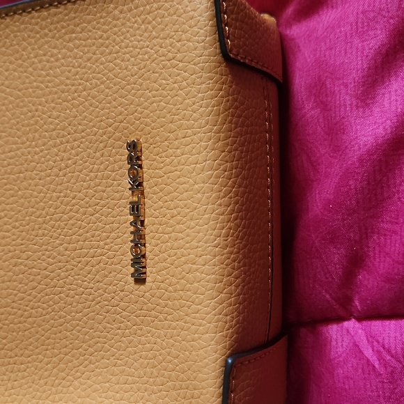 Bag - Picture 2 of 4